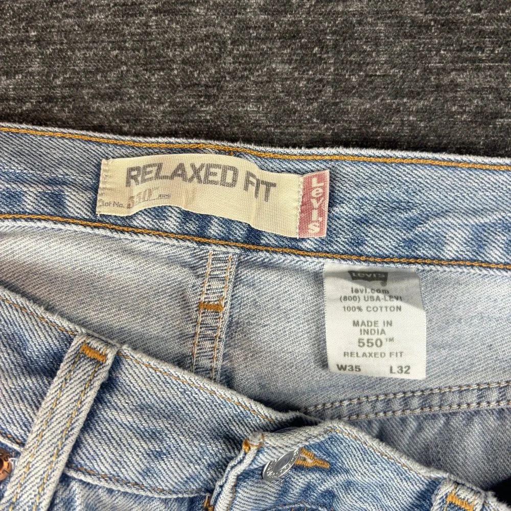 Levis measurements waist